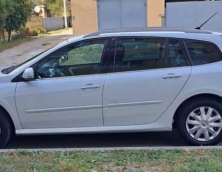 Белый Рено Лагуна, объемом двигателя 1.5 л и пробегом 287 тыс. км за 9000 $, фото 14 на Automoto.ua