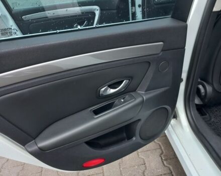 Рено Лагуна 2011 в Хмельницком на Automoto.ua Белый Рено Лагуна, объемом двигателя 2 л и пробегом 274 тыс. км за 6500 $, фото 13 на Automoto.ua