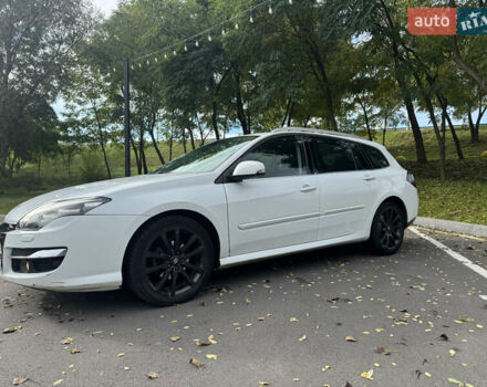Белый Рено Лагуна, объемом двигателя 1.46 л и пробегом 251 тыс. км за 5950 $, фото 5 на Automoto.ua