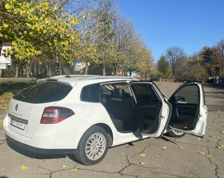 Белый Рено Лагуна, объемом двигателя 1.46 л и пробегом 344 тыс. км за 7300 $, фото 10 на Automoto.ua