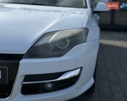 Рено Лагуна 2012 в Черновцах на Automoto.ua Белый Рено Лагуна, объемом двигателя 1.46 л и пробегом 406 тыс. км за 6500 $, фото 5 на Automoto.ua