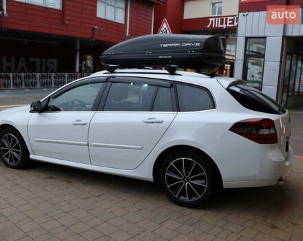 Белый Рено Лагуна, объемом двигателя 2 л и пробегом 247 тыс. км за 9900 $, фото 8 на Automoto.ua