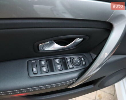 Белый Рено Лагуна, объемом двигателя 2 л и пробегом 247 тыс. км за 9900 $, фото 13 на Automoto.ua