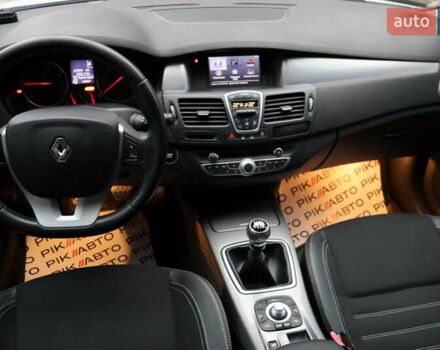 Белый Рено Лагуна, объемом двигателя 2 л и пробегом 247 тыс. км за 9900 $, фото 35 на Automoto.ua
