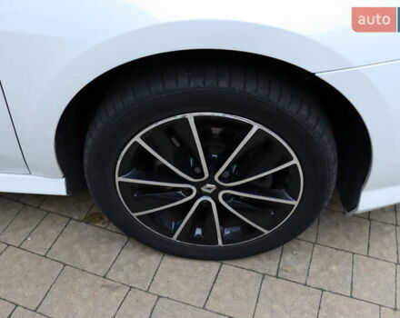 Белый Рено Лагуна, объемом двигателя 2 л и пробегом 247 тыс. км за 9900 $, фото 3 на Automoto.ua