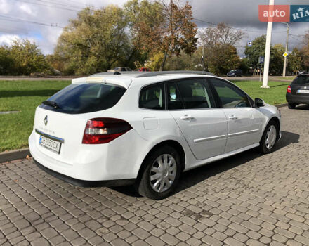 Белый Рено Лагуна, объемом двигателя 1.46 л и пробегом 247 тыс. км за 6300 $, фото 9 на Automoto.ua