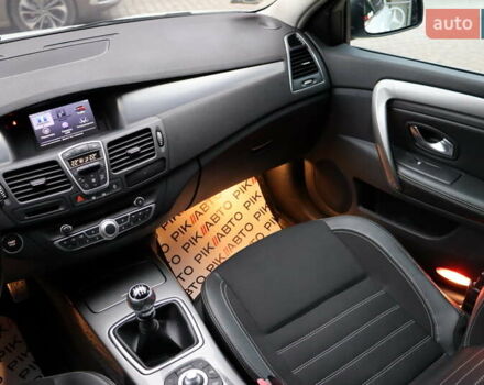 Белый Рено Лагуна, объемом двигателя 2 л и пробегом 247 тыс. км за 9900 $, фото 37 на Automoto.ua