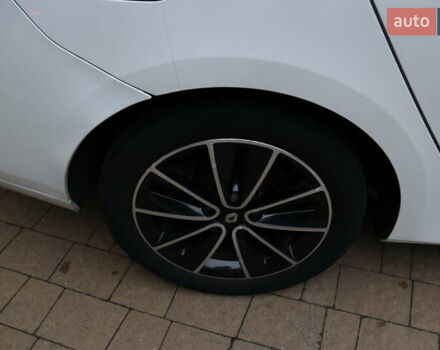 Белый Рено Лагуна, объемом двигателя 2 л и пробегом 247 тыс. км за 9900 $, фото 4 на Automoto.ua