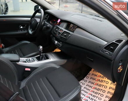 Белый Рено Лагуна, объемом двигателя 2 л и пробегом 247 тыс. км за 9900 $, фото 42 на Automoto.ua