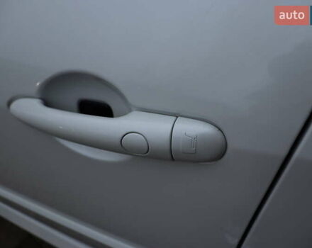 Белый Рено Лагуна, объемом двигателя 2 л и пробегом 247 тыс. км за 9900 $, фото 11 на Automoto.ua