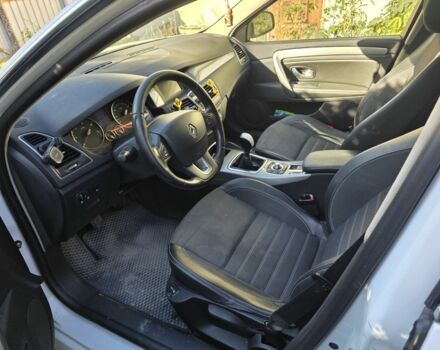 Белый Рено Лагуна, объемом двигателя 1.5 л и пробегом 405 тыс. км за 6300 $, фото 1 на Automoto.ua