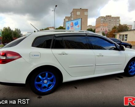 Белый Рено Лагуна, объемом двигателя 1.5 л и пробегом 175 тыс. км за 8500 $, фото 4 на Automoto.ua