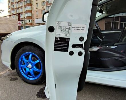 Белый Рено Лагуна, объемом двигателя 1.5 л и пробегом 175 тыс. км за 8500 $, фото 8 на Automoto.ua