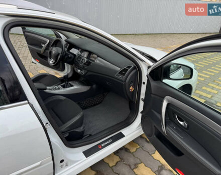 Белый Рено Лагуна, объемом двигателя 1.5 л и пробегом 212 тыс. км за 8600 $, фото 7 на Automoto.ua