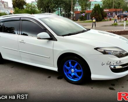 Белый Рено Лагуна, объемом двигателя 1.5 л и пробегом 175 тыс. км за 8500 $, фото 3 на Automoto.ua