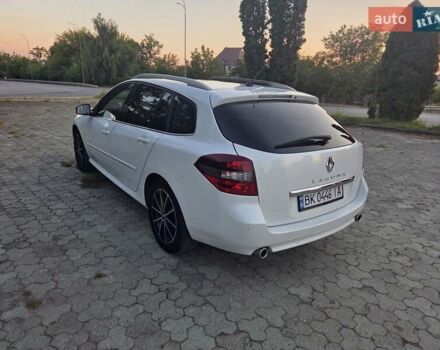 Белый Рено Лагуна, объемом двигателя 1.5 л и пробегом 217 тыс. км за 8500 $, фото 3 на Automoto.ua