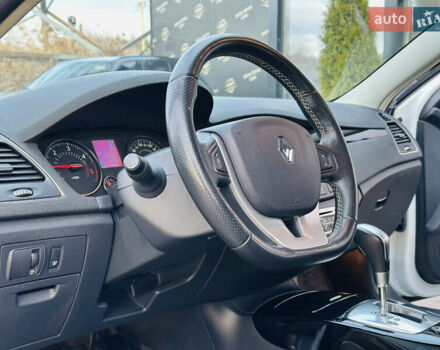 Белый Рено Лагуна, объемом двигателя 2 л и пробегом 166 тыс. км за 9900 $, фото 13 на Automoto.ua