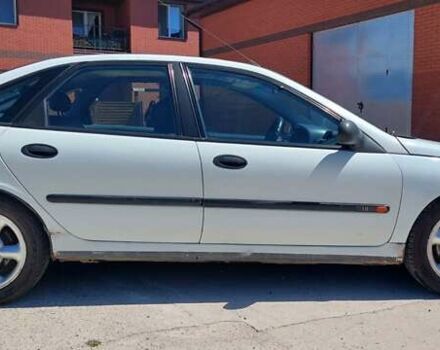 Белый Рено Лагуна, объемом двигателя 2 л и пробегом 420 тыс. км за 1700 $, фото 5 на Automoto.ua