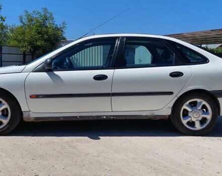 Белый Рено Лагуна, объемом двигателя 2 л и пробегом 420 тыс. км за 1700 $, фото 4 на Automoto.ua