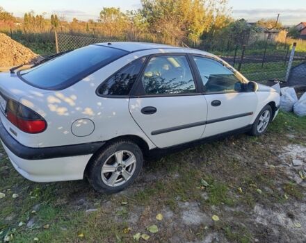 Белый Рено Лагуна, объемом двигателя 2 л и пробегом 500 тыс. км за 1250 $, фото 1 на Automoto.ua