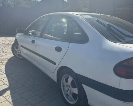 Білий Рено Лагуна, об'ємом двигуна 1.87 л та пробігом 387 тис. км за 2100 $, фото 3 на Automoto.ua