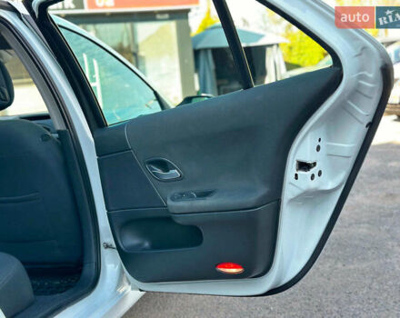 Белый Рено Лагуна, объемом двигателя 1.9 л и пробегом 231 тыс. км за 4990 $, фото 31 на Automoto.ua