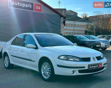 Белый Рено Лагуна, объемом двигателя 1.9 л и пробегом 231 тыс. км за 4990 $, фото 2 на Automoto.ua