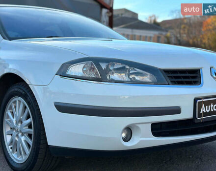 Белый Рено Лагуна, объемом двигателя 1.9 л и пробегом 231 тыс. км за 4990 $, фото 3 на Automoto.ua