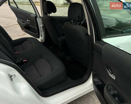 Белый Рено Лагуна, объемом двигателя 1.9 л и пробегом 231 тыс. км за 4200 $, фото 7 на Automoto.ua