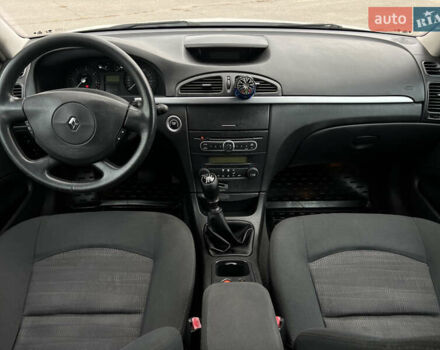 Белый Рено Лагуна, объемом двигателя 1.9 л и пробегом 231 тыс. км за 4200 $, фото 10 на Automoto.ua