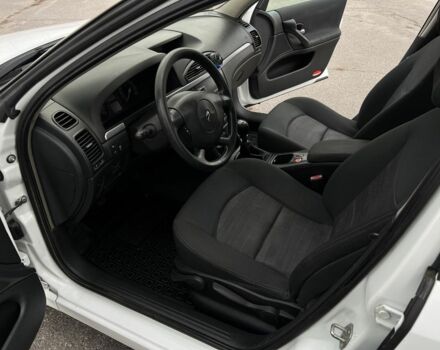 Рено Лагуна 2007 в Виннице на Automoto.ua Белый Рено Лагуна, объемом двигателя 1.9 л и пробегом 231 тыс. км за 4500 $, фото 10 на Automoto.ua