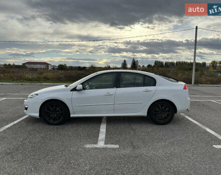 Белый Рено Лагуна, объемом двигателя 2 л и пробегом 209 тыс. км за 7700 $, фото 3 на Automoto.ua