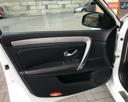 Белый Рено Лагуна, объемом двигателя 1.46 л и пробегом 340 тыс. км за 6300 $, фото 17 на Automoto.ua