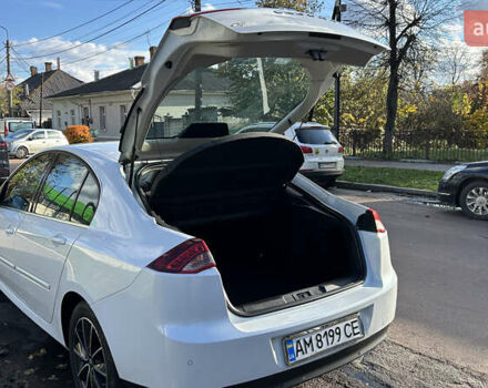 Рено Лагуна 2012 в Житомире на Automoto.ua Белый Рено Лагуна, объемом двигателя 1.46 л и пробегом 328 тыс. км за 7100 $, фото 16 на Automoto.ua