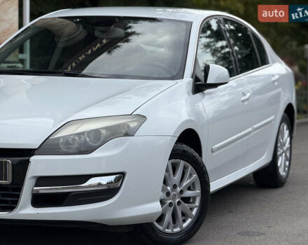 Белый Рено Лагуна, объемом двигателя 2 л и пробегом 246 тыс. км за 7999 $, фото 3 на Automoto.ua