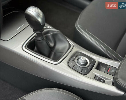 Белый Рено Лагуна, объемом двигателя 2 л и пробегом 246 тыс. км за 7999 $, фото 21 на Automoto.ua