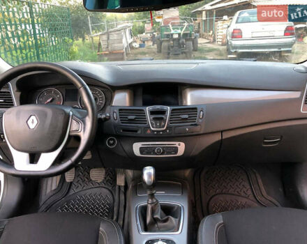 Белый Рено Лагуна, объемом двигателя 2 л и пробегом 318 тыс. км за 5500 $, фото 4 на Automoto.ua