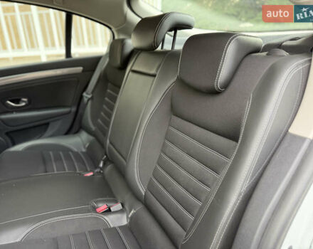 Белый Рено Лагуна, объемом двигателя 2 л и пробегом 246 тыс. км за 7999 $, фото 18 на Automoto.ua