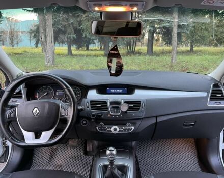 Белый Рено Лагуна, объемом двигателя 1.5 л и пробегом 258 тыс. км за 7200 $, фото 7 на Automoto.ua