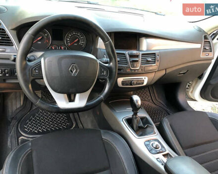 Белый Рено Лагуна, объемом двигателя 2 л и пробегом 318 тыс. км за 5500 $, фото 3 на Automoto.ua