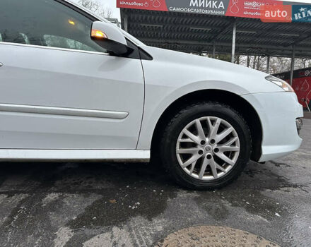 Белый Рено Лагуна, объемом двигателя 1.5 л и пробегом 243 тыс. км за 8400 $, фото 3 на Automoto.ua