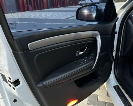 Белый Рено Лагуна, объемом двигателя 1.5 л и пробегом 220 тыс. км за 7500 $, фото 6 на Automoto.ua