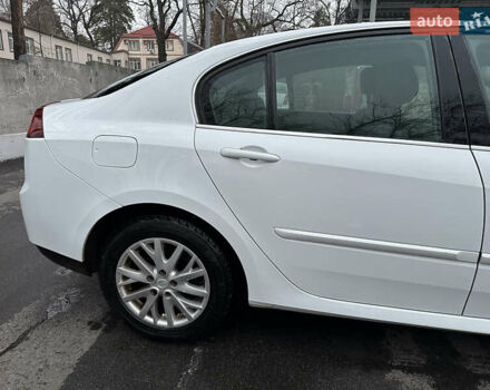 Белый Рено Лагуна, объемом двигателя 1.5 л и пробегом 243 тыс. км за 8400 $, фото 4 на Automoto.ua