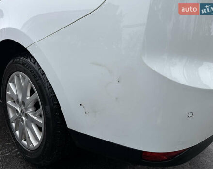 Белый Рено Лагуна, объемом двигателя 1.5 л и пробегом 243 тыс. км за 8400 $, фото 7 на Automoto.ua