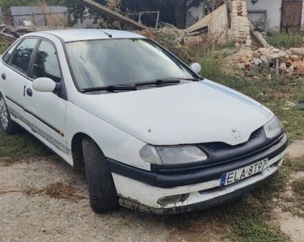 Белый Рено Лагуна, объемом двигателя 2 л и пробегом 200 тыс. км за 673 $, фото 1 на Automoto.ua