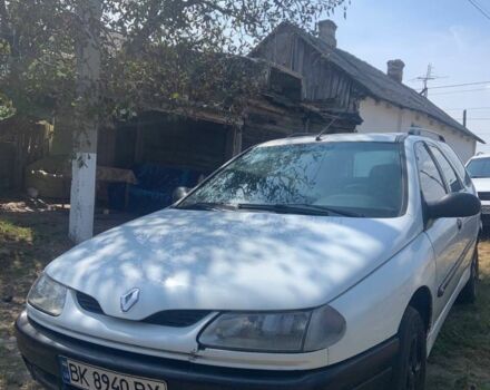 Белый Рено Лагуна, объемом двигателя 2 л и пробегом 150 тыс. км за 2300 $, фото 1 на Automoto.ua