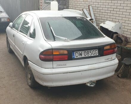 Белый Рено Лагуна, объемом двигателя 0 л и пробегом 1000 тыс. км за 450 $, фото 1 на Automoto.ua