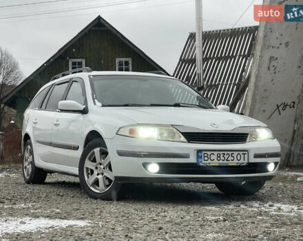 Белый Рено Лагуна, объемом двигателя 1.9 л и пробегом 300 тыс. км за 2999 $, фото 1 на Automoto.ua