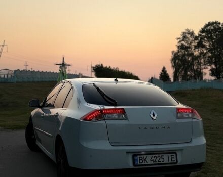 Білий Рено Лагуна, об'ємом двигуна 1.46 л та пробігом 293 тис. км за 5600 $, фото 1 на Automoto.ua
