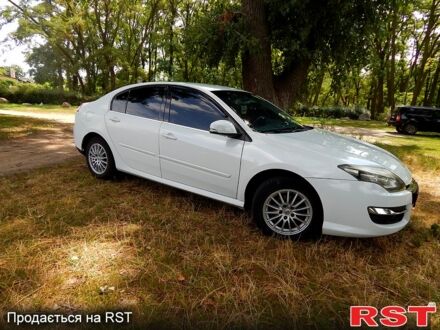 Білий Рено Лагуна, об'ємом двигуна 1.5 л та пробігом 266 тис. км за 7800 $, фото 1 на Automoto.ua